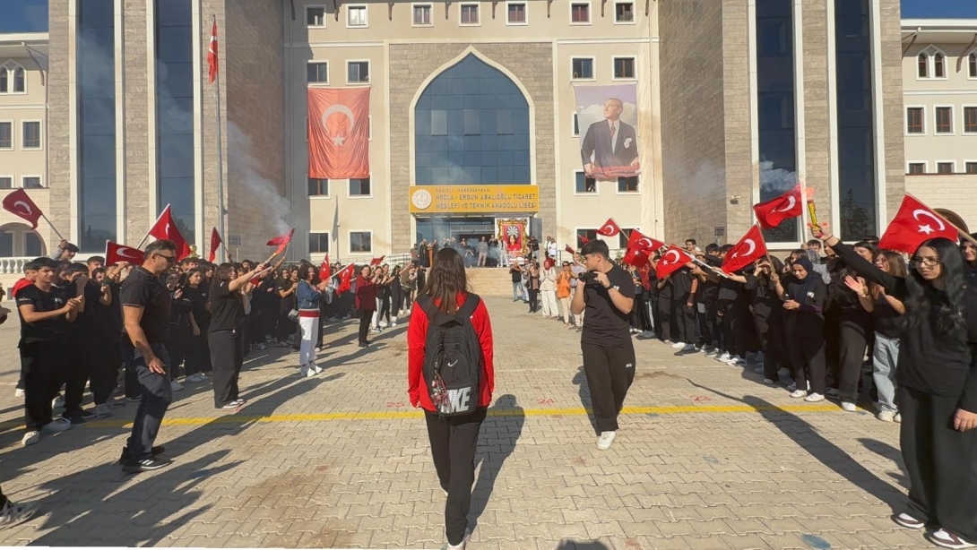 Dünya Şampiyonu Ayşegül Yuvasında!